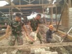 Anggota TNI Kembangkan Kesejahteraan Warga lewat Rehabilitasi Rumah di Palangka Raya Anggota TNI Kembangkan Kesejahteraan Warga lewat Rehabilitasi Rumah di Palangka Raya