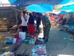 Pemeriksaan Harga Sembako Oleh Anggota Koramil di Pasar Bilokka