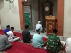 Babinsa Terjun Langsung dalam Sholat Subuh untuk Dengarkan Suara Warga