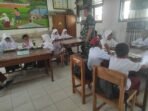 Meningkatkan Kesadaran Gizi, Babinsa Terlibat dalam Aksi Makan Sehat Gratis