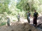 Dandim 1626/Bangli bersama Babinsa melakukan evaluasi lokasi untuk jembatan baru Dandim 1626/Bangli bersama Babinsa melakukan evaluasi lokasi untuk jembatan baru